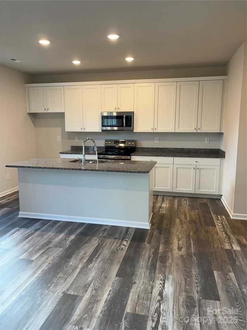 3258 Killian Rd, Lincolnton, NC 28092