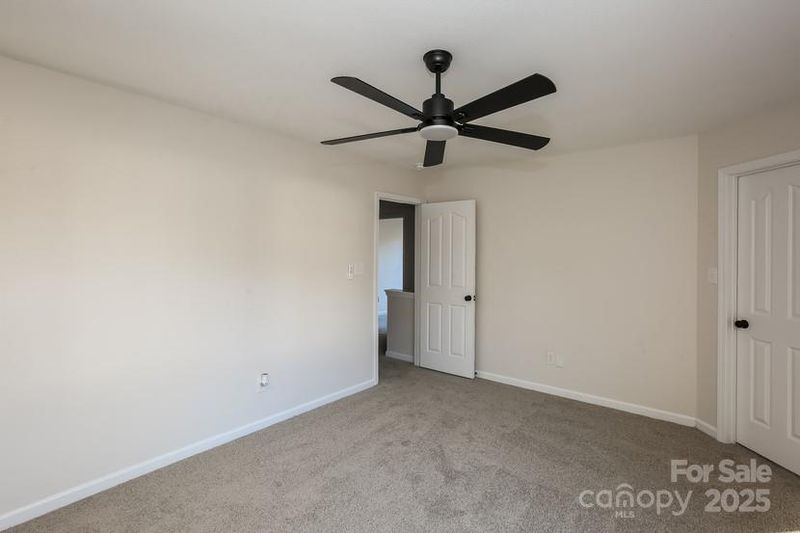 2868 Oasis Ln, Charlotte, NC 28214