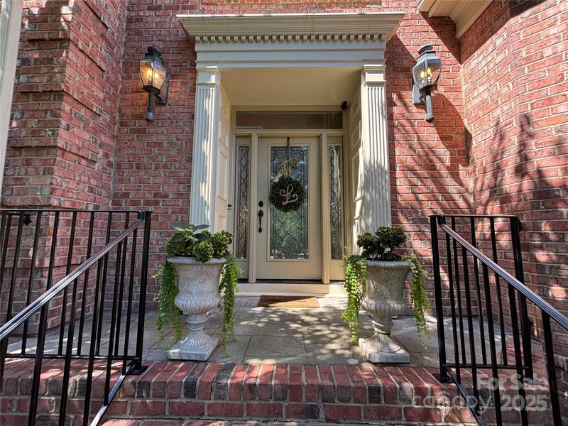 18600 River Falls Dr, Davidson, NC 28036