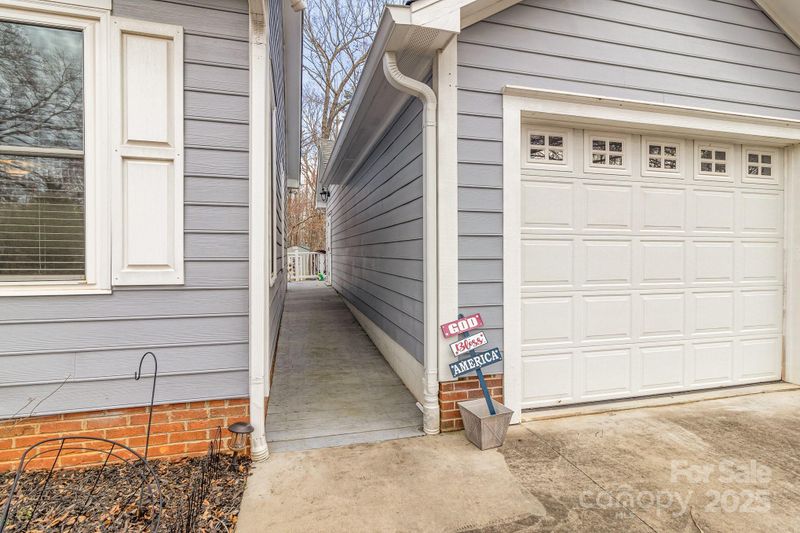 207 Cypress Dr, Gastonia, NC 28052