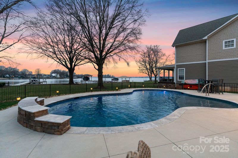 20601 Island Forest Dr, Cornelius, NC 28031