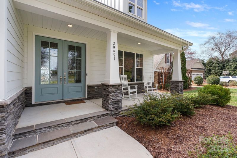 20601 Island Forest Dr, Cornelius, NC 28031