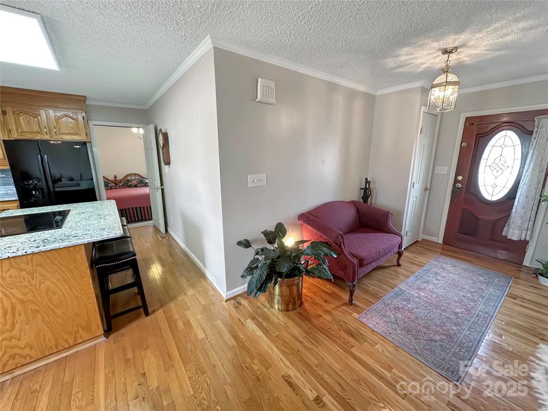 1465 Earl St, Hickory, NC 28602