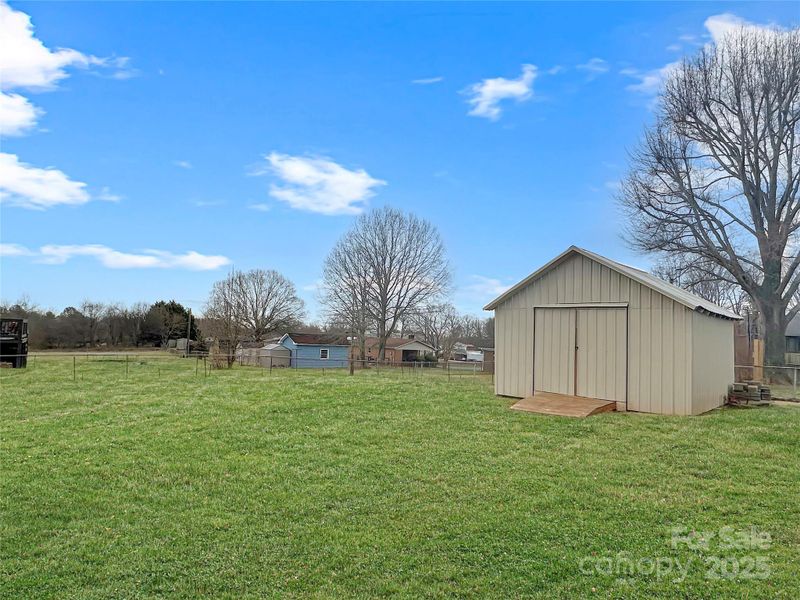 1465 Earl St, Hickory, NC 28602
