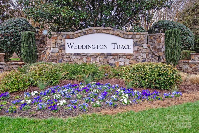 900 Crooked River Dr, Waxhaw, NC 28173