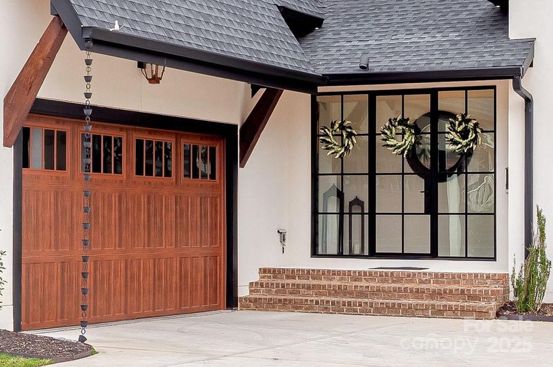 1711 Brook Rd, Charlotte, NC 28205