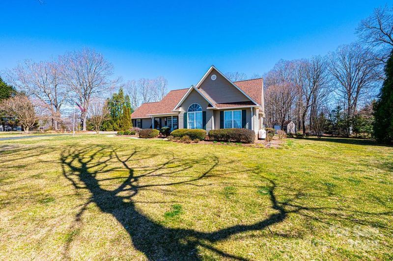 1636 Samaria Ln, Conover, NC 28613