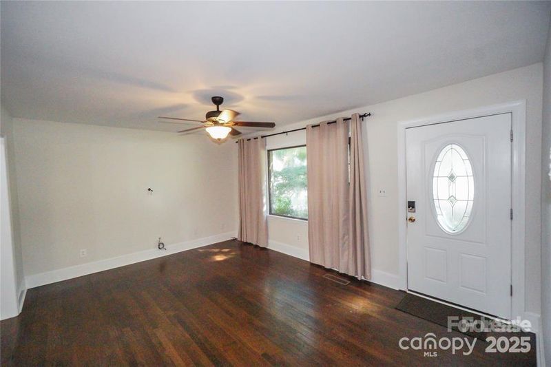 4824 Harcourt Ln, Charlotte, NC 28212