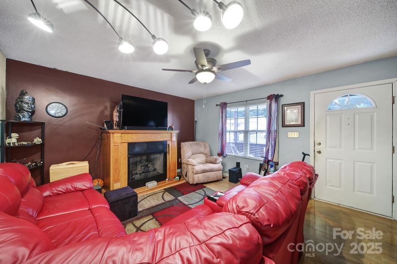 609 Ben Rich St, Dallas, NC 28034