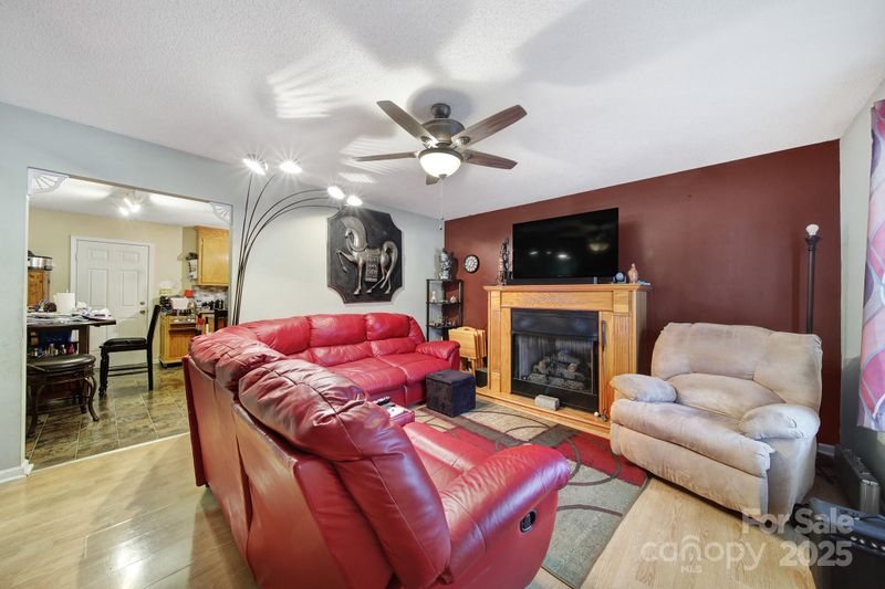 609 Ben Rich St, Dallas, NC 28034