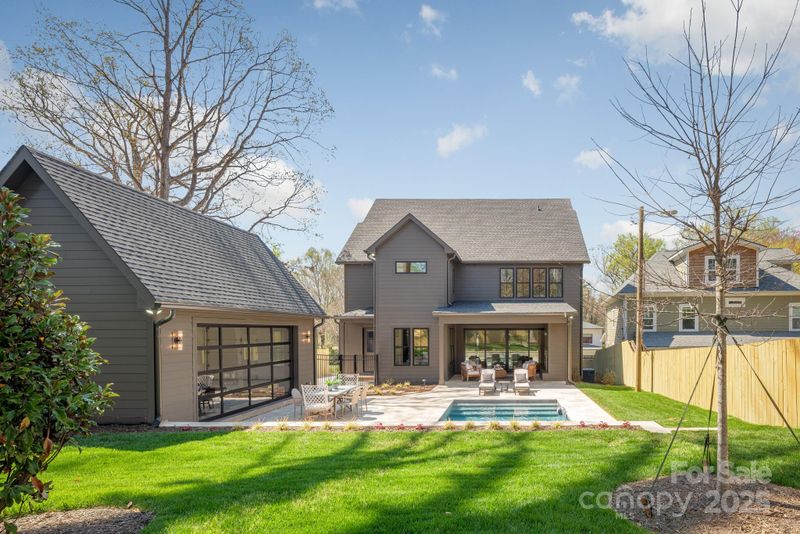 2321 Kingsbury Dr, Charlotte, NC 28205