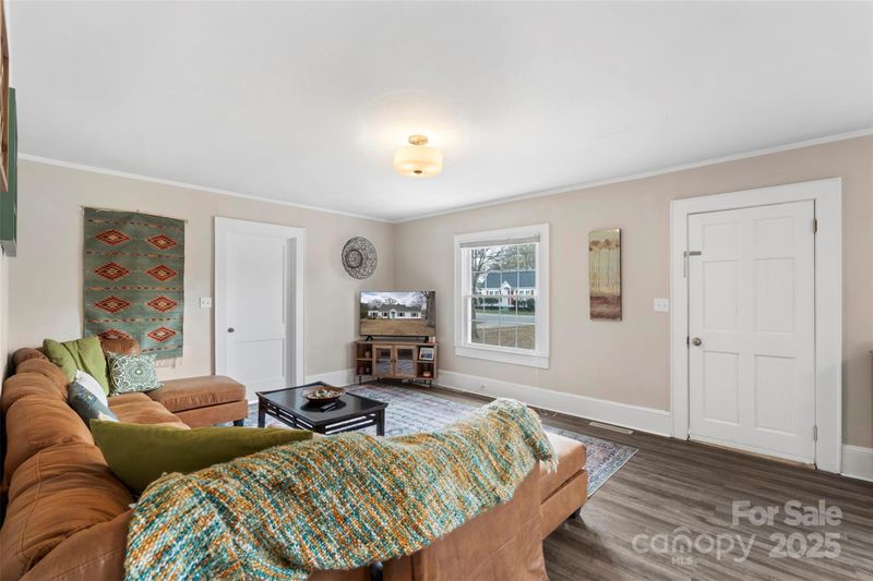 609 Eddleman Rd, Kannapolis, NC 28083