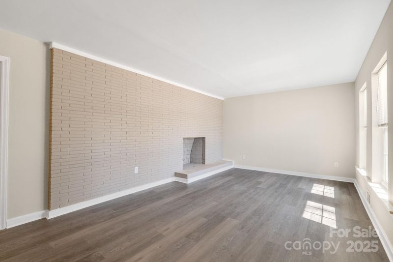 4931 Galax Dr, Charlotte, NC 28213