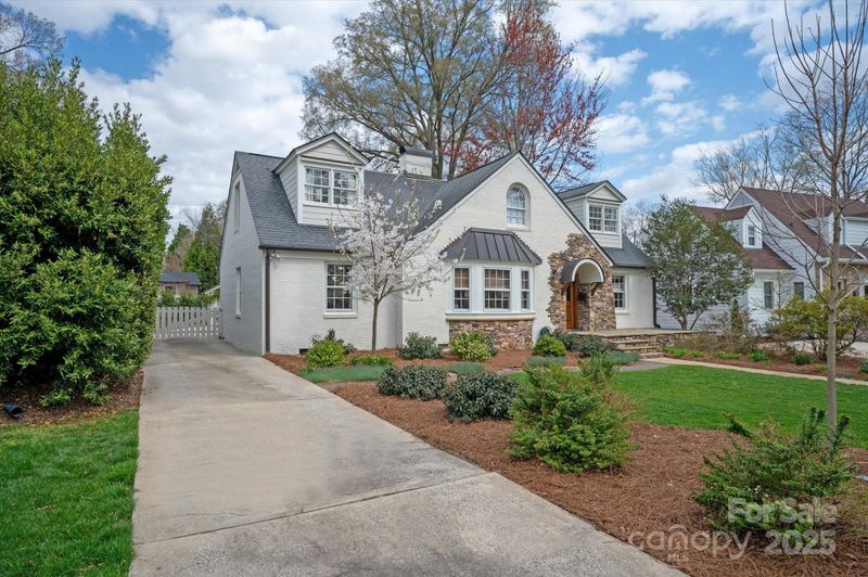 2237 Colony Rd, Charlotte, NC 28209