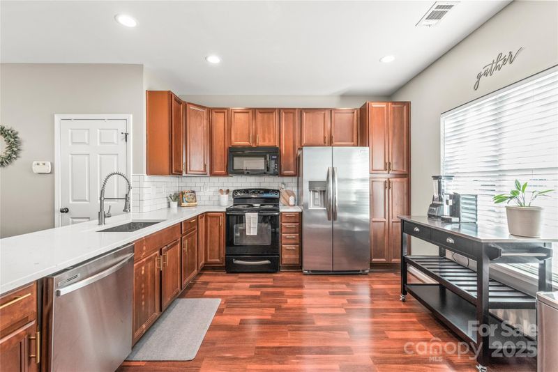 114 Clydesdale Ct, Matthews, NC 28104