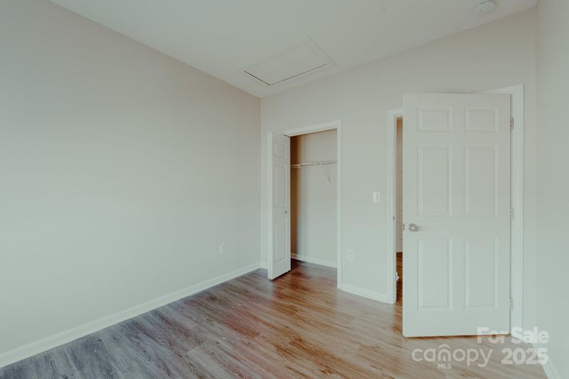 945 3rd Street Pl SW, Hickory, NC 28602