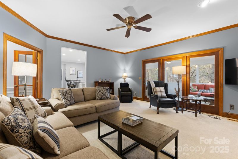 5309 Silchester Ln, Charlotte, NC 28215
