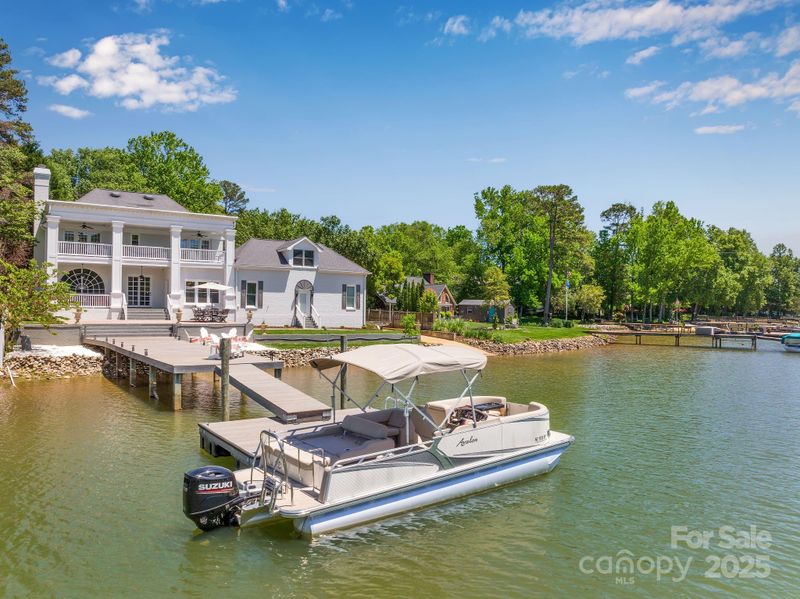 8150 Malibu Pointe Ln, Denver, NC 28037