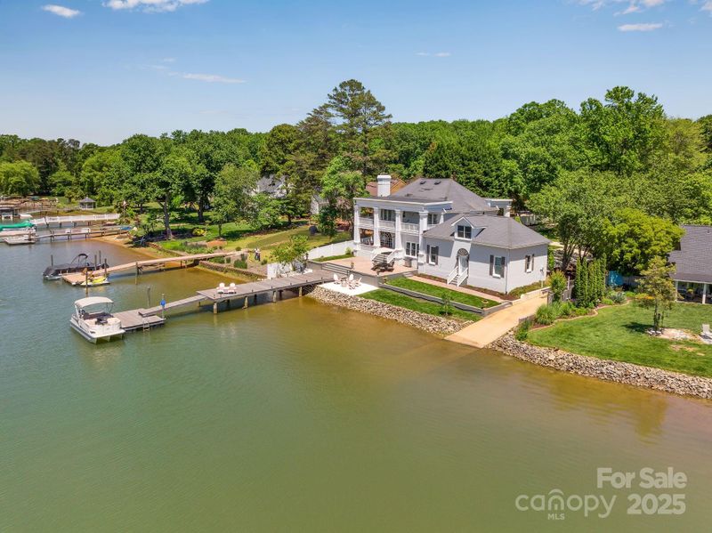 8150 Malibu Pointe Ln, Denver, NC 28037