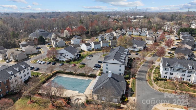4627 Eaves Ln, Charlotte, NC 28215