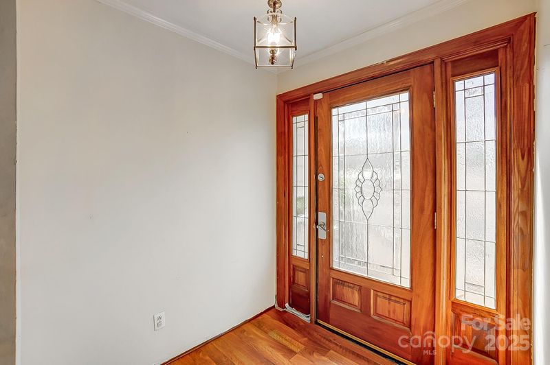1142 Canterbury Dr, Lancaster, SC 29720