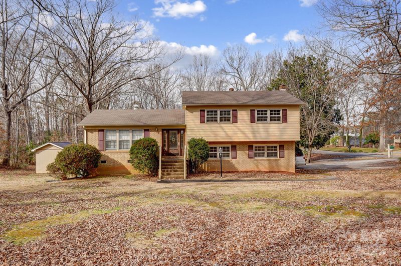 1142 Canterbury Dr, Lancaster, SC 29720