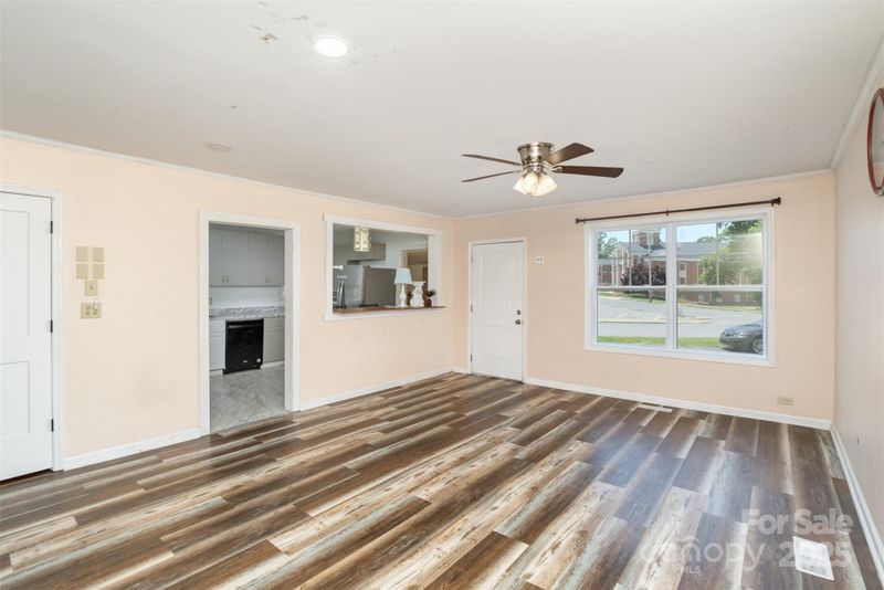 400 E 1st St, Cherryville, NC 28021