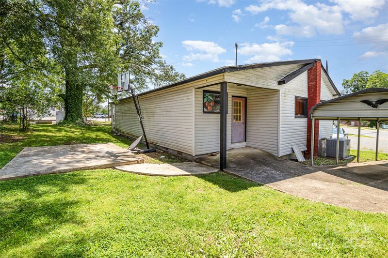 400 E 1st St, Cherryville, NC 28021