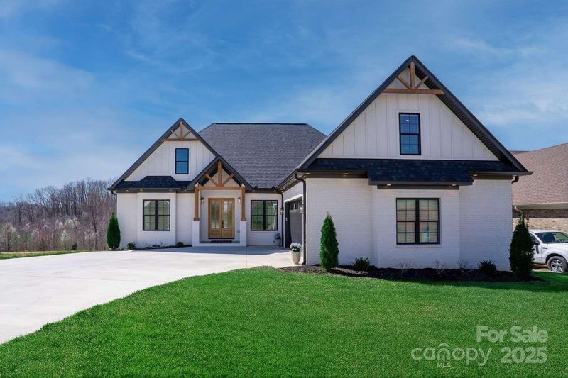 4412 Holly Cir NE, Conover, NC 28613