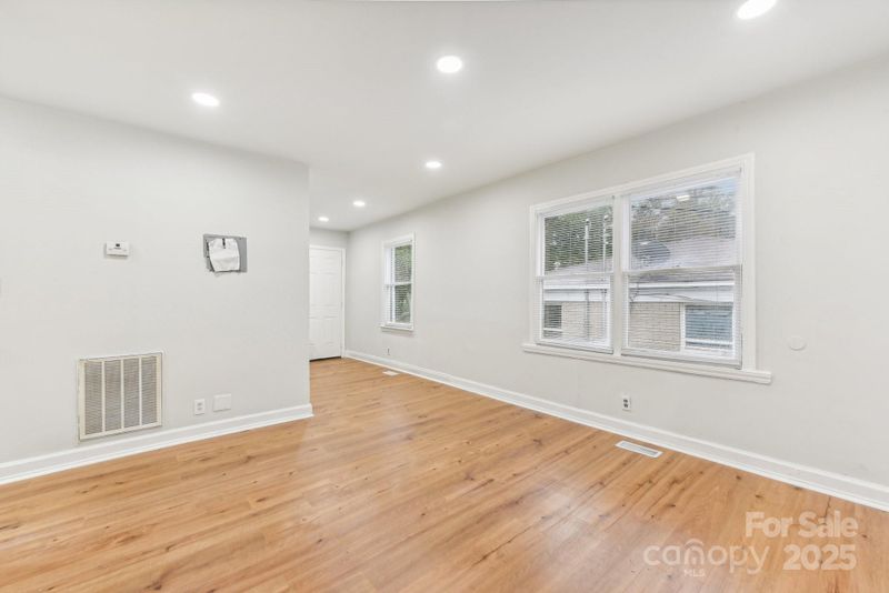 2308 Augusta St, Charlotte, NC 28216