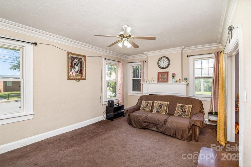 404 E 1st St, Cherryville, NC 28021
