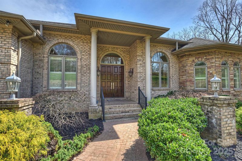 8720 Island Point Rd, Charlotte, NC 28278