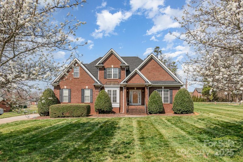 6000 Embassy Ct, Wesley Chapel, NC 28110
