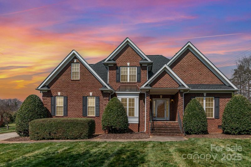 6000 Embassy Ct, Wesley Chapel, NC 28110