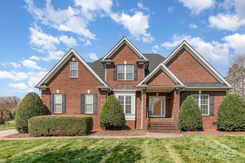 6000 Embassy Ct, Wesley Chapel, NC 28110