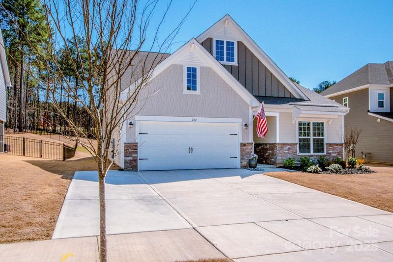 242 Hamptons Cove Rd, Troutman, NC 28166