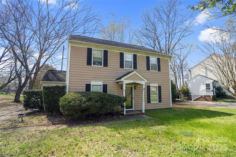 8501 Golf Ridge Dr, Charlotte, NC 28277