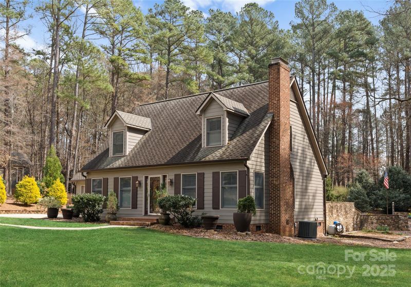 8909 Chinaberry Ln, Concord, NC 28027