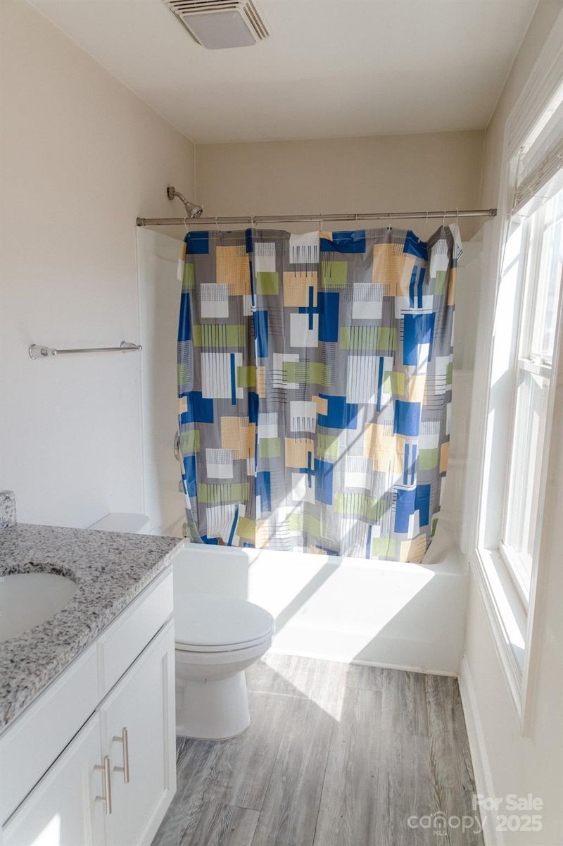 936 Constitution Ave, Newton, NC 28658