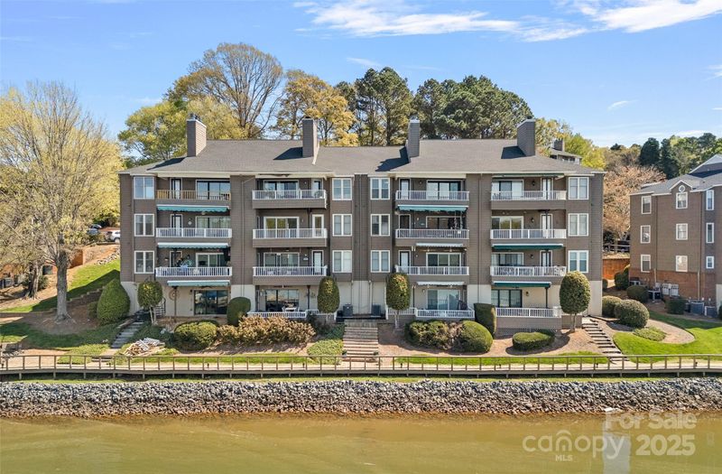 7332 Lakefront Dr #10, Charlotte, NC 28278