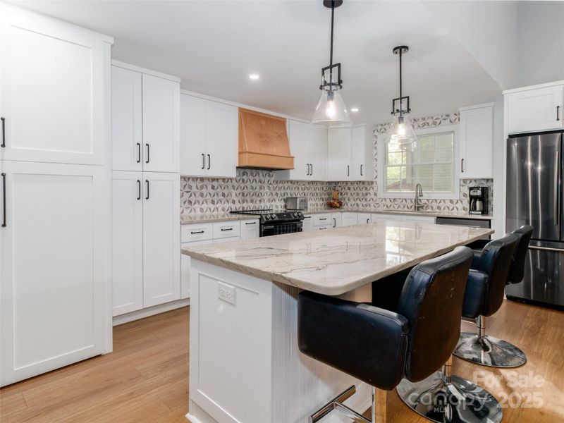 7417 Shadowlake Dr, Charlotte, NC 28226