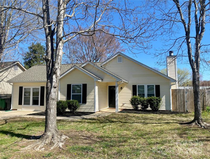 9617 Farmridge Ln, Matthews, NC 28105