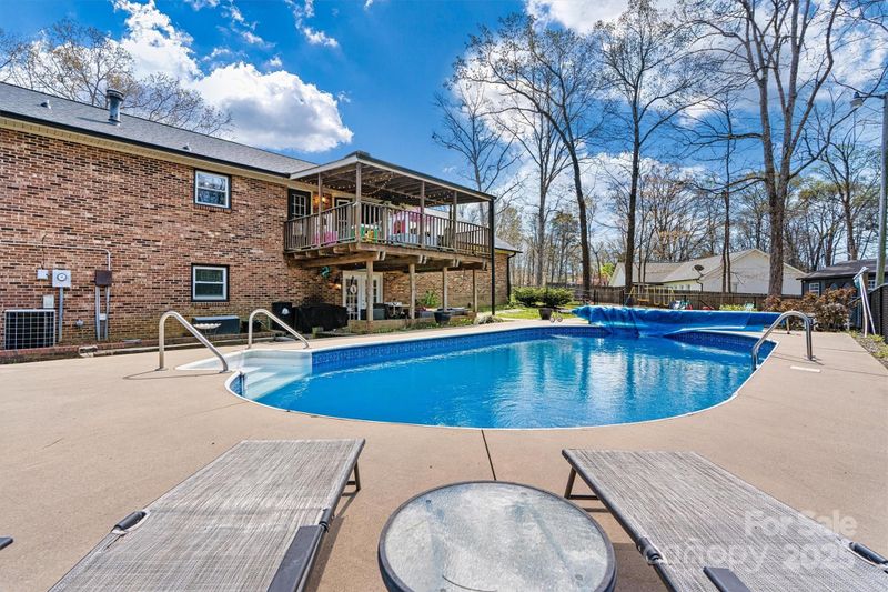 1776 Laurel Hill Dr, Lincolnton, NC 28092