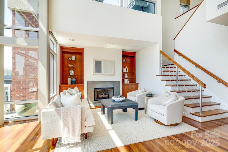 435 S Tryon St #906, Charlotte, NC 28202