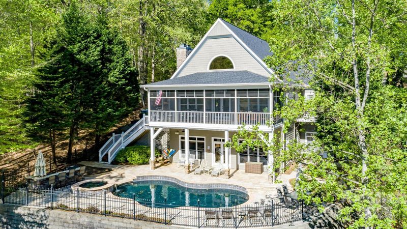 1676 Sherwood Ct, Sherrills Ford, NC 28673