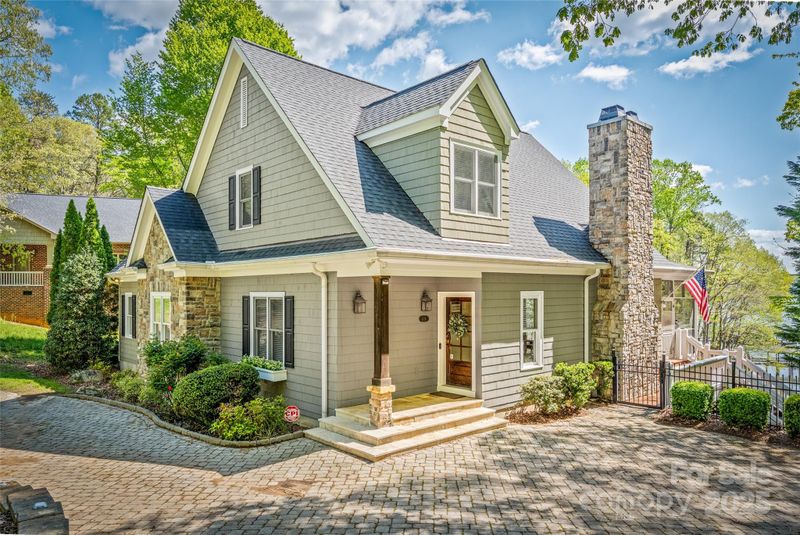 1676 Sherwood Ct, Sherrills Ford, NC 28673