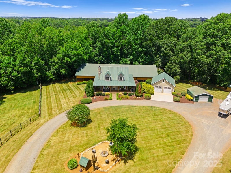 1363 John Cline Ct, Lincolnton, NC 28092