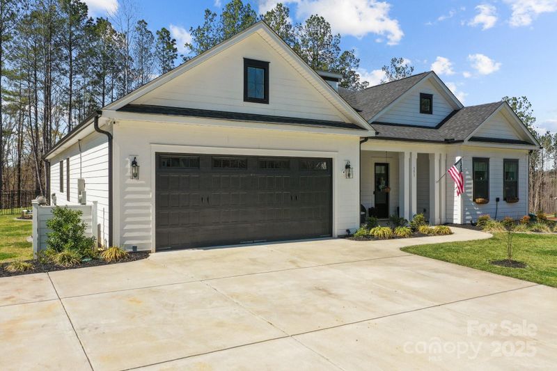 151 Powder Spring Dr, Statesville, NC 28677