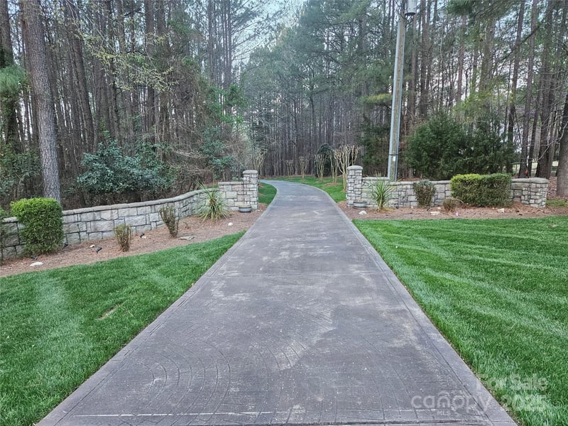 1832 Marthas Vineyard Rd, York, SC 29745