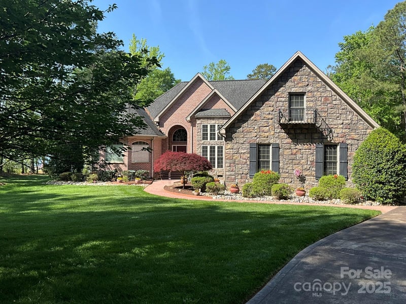 1832 Marthas Vineyard Rd, York, SC 29745